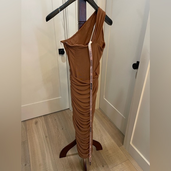 House of CB Valentine Asymmetric Cutout Midi Dress in Mocha Size XS - Picture 10 of 14